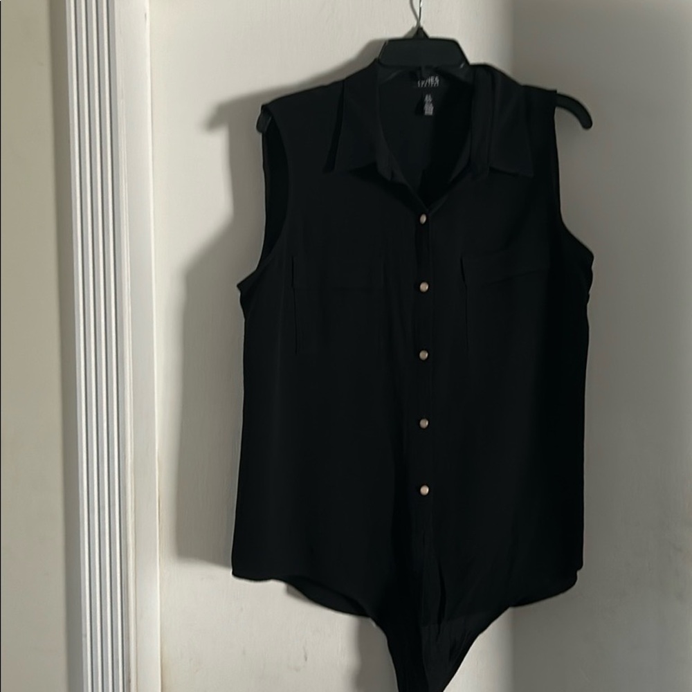 Jones New York black sleeveless top